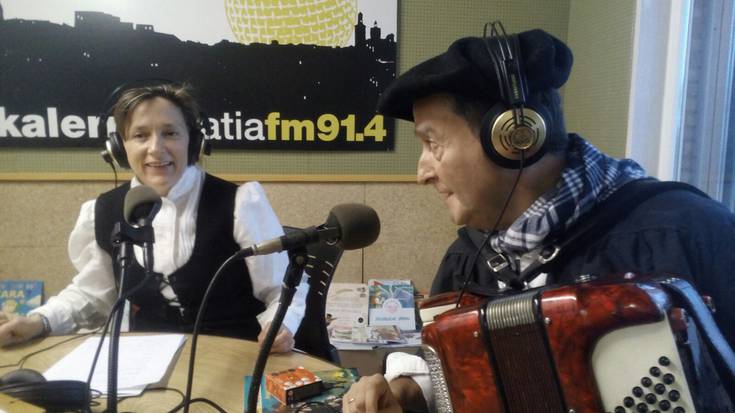 Olentzerok opariak banatu ditu Euskalerria Irratiko entzuleen artean