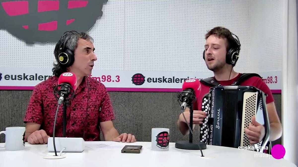 ‘Arnasa’, musika, antzerkia eta dantza uztartzen duen barne bidaia