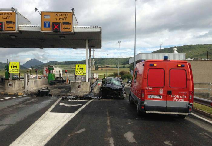 Hildako bat auto istripuz, Zuastiko bidesarian