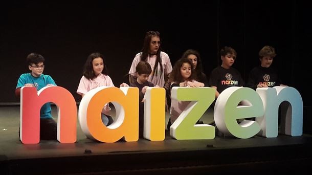 'Naizen' kantuari pausuak jarri dizkio Ene Kantak-ek