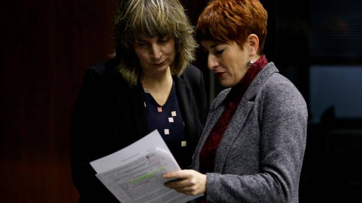 Torturatuak izan direnak biktimatzat aitortzea eta erreparatzea eskatu dio parlamentuak Espainiari