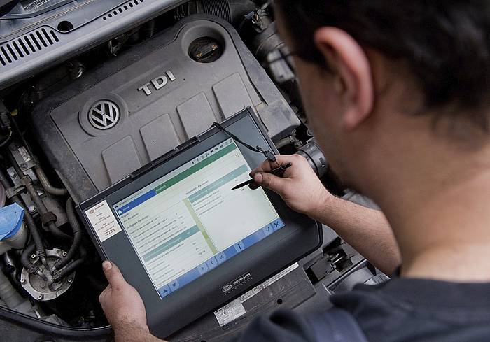 Volkswagenek 1.673 milioiko galera izan du uztailetik irailera, gas isurien auziak zamatuta