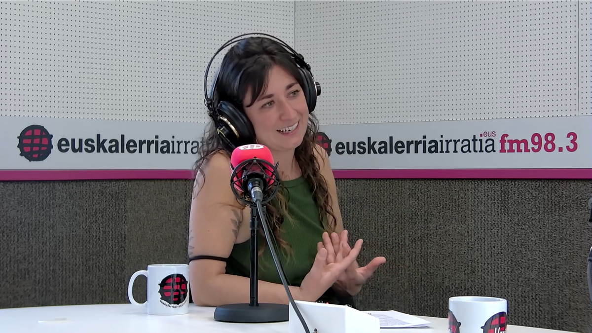 Arantza San Julian: “Prekarietatea eta segregazioa sendotzen laguntzen dute erakundeek”