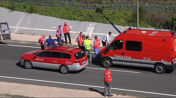 Bi lagun hil dira Zizurren moto istripuz