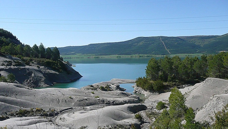 Esa urtegia handitzeko lanak, geldirik