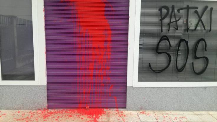 Pintaketak egin dituzte Ahal Duguren egoitzan