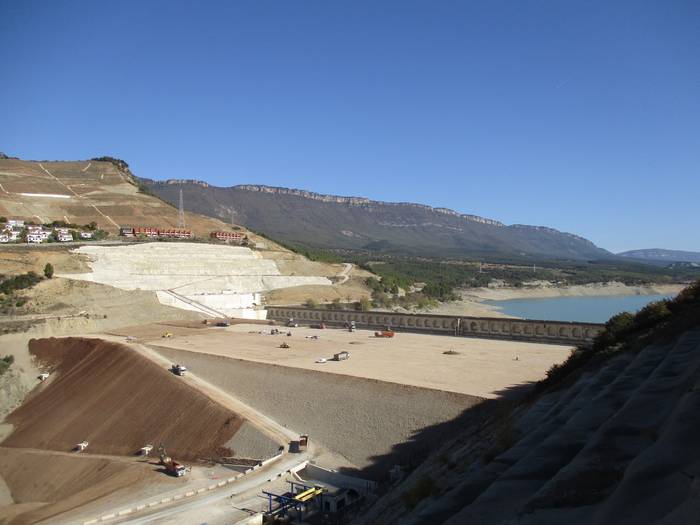 Esako urtegia handitzea segurua dela berretsi du Espainiako Gobernuak