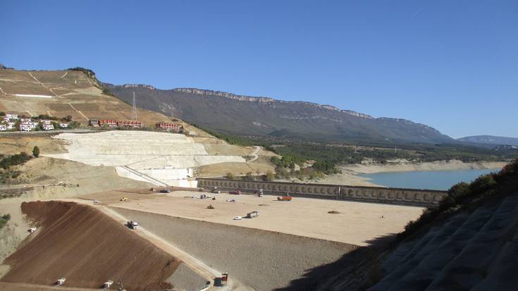 Esako urtegia handitzea segurua dela berretsi du Espainiako Gobernuak