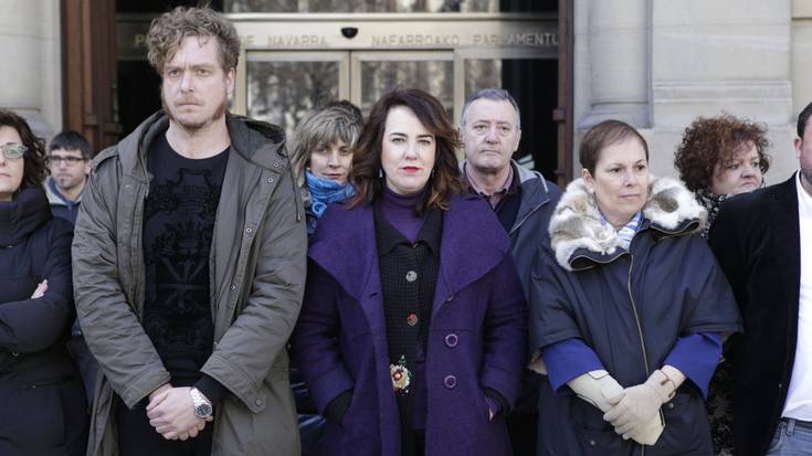 Kataluniako herriaren eskubide politiko eta zibilak errespetatzeko eskatu du Nafarroako parlamentuak