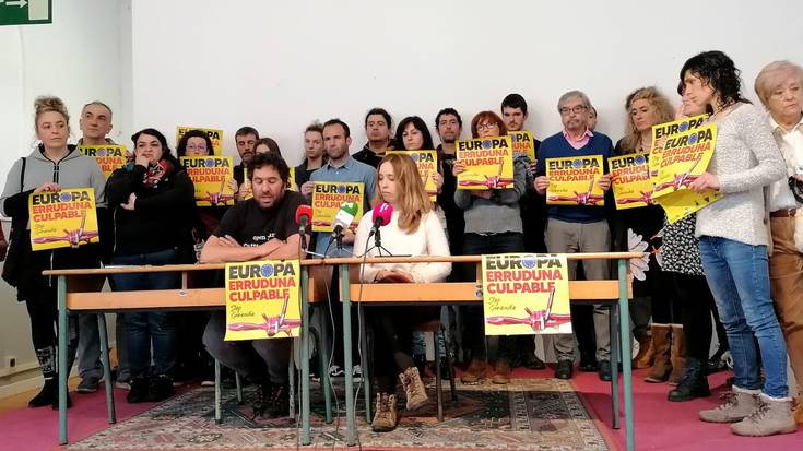 Ehun eragile sozial, sindikal eta politikok babestu dute Europako mugetako egoera salatzeko ekimena