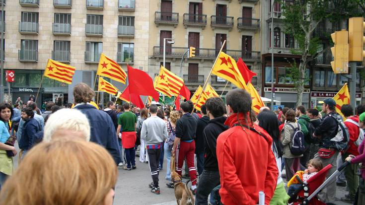 Kataluniako prozesuan PPk duen jarrera kritikatu du Nafarroako Parlamentuak