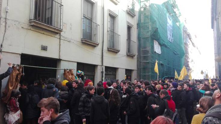 Gaztetxeko batzarrak “irtenbide positibo bat” eskatu dio Nafarroako Gobernuari