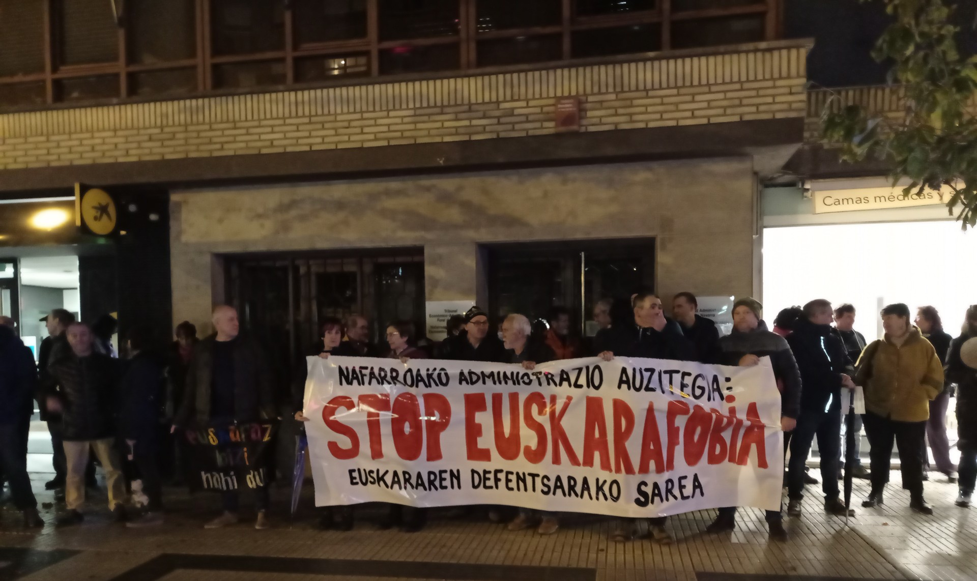 Elkarretaratzea egin dugu, Nafarroako Administrazio Auzitegiaren euskarafobiari aurre egiteko