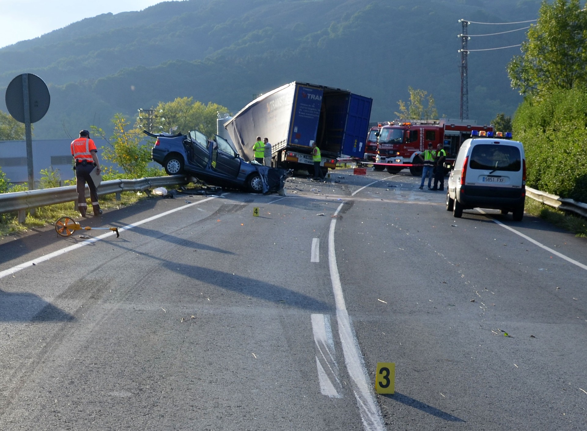 N-121-A errepidean aurreratzeko mugak ezarri ditu Gobernuak