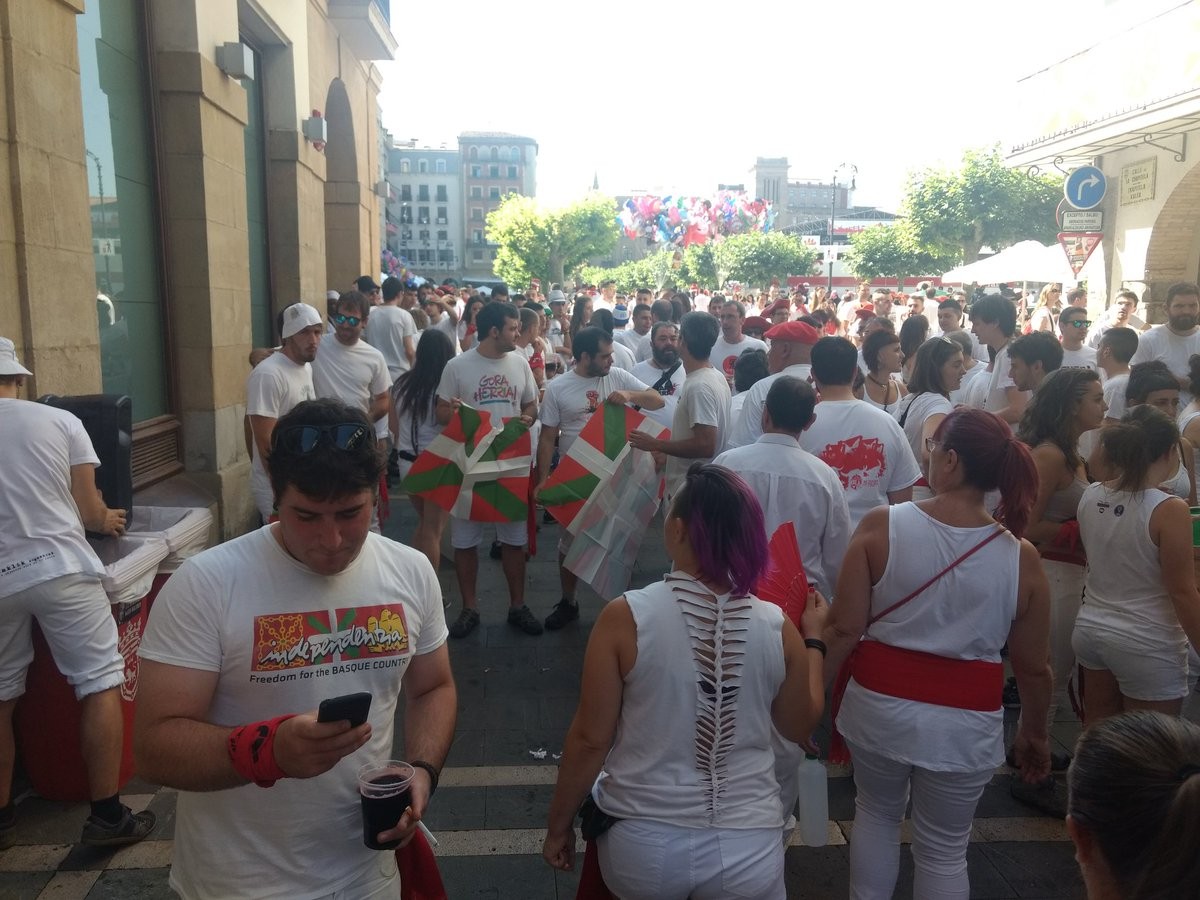 150 ikurrina txiki atzeman ditu Foruzaingoak
