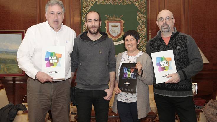 Iruñeko alkateak AEKko ordezkariak hartu ditu