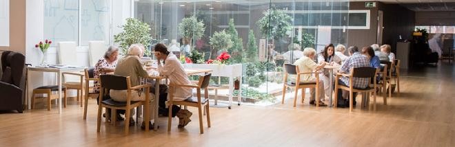 Mendekotasuna duten adinduentzako plazak bikoiztuko dituzte eguneko zentroetan