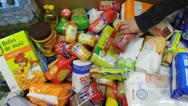 Elikagaiak bildu, behar duenari emateko