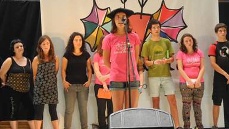 Nafarroako Eskolarteko Bertsolari Txapelketaren finala ostiralean Iruñean