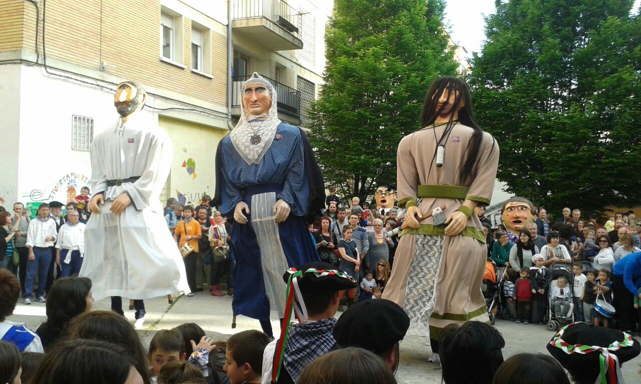 Txantreako erraldoi eta buruhandien konpartsari lokal bat utziko dio Iruñeko Udalak