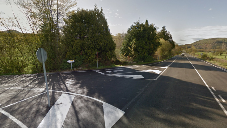 Bi zauritu N-121-A errepidean, Lantzeko bidegurutzean