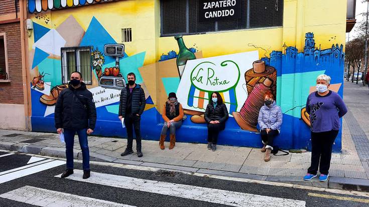 Iruñeko Udalak Arrotxapeko merkatariak zokoratu dituela salatu du La Rotxa elkarteak