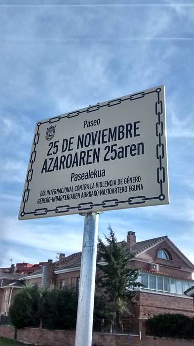 Konstituzioaren Plaza, ele bitan