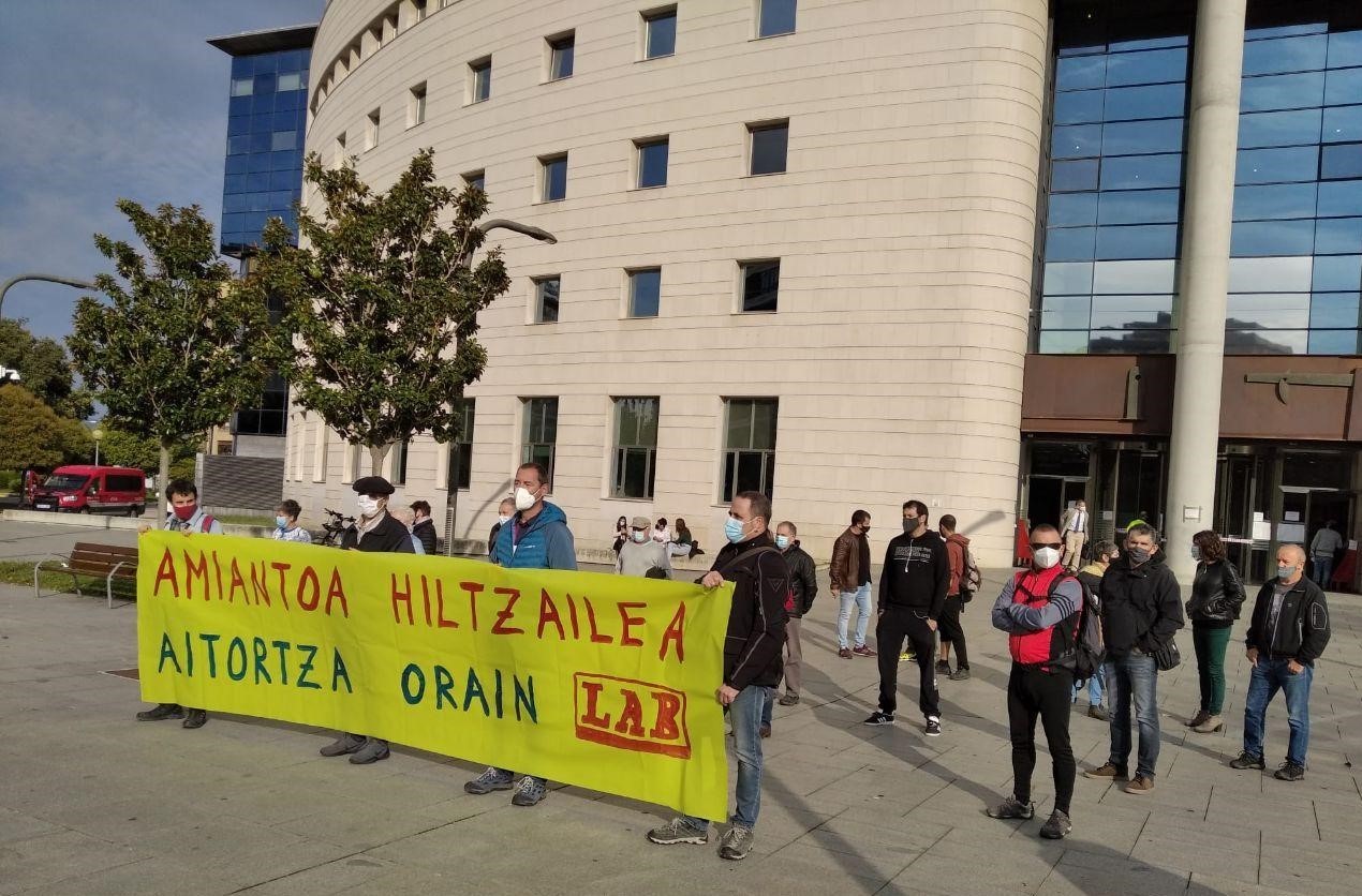 Amiantoak eragindako heriotzengatik lehen kalte ordaina iritsi da Lesakako Laminaciones lantegira