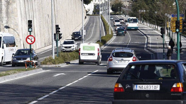 Zirkulazio zergaren ordainketa geldiarazi du Iruñeko Udalak