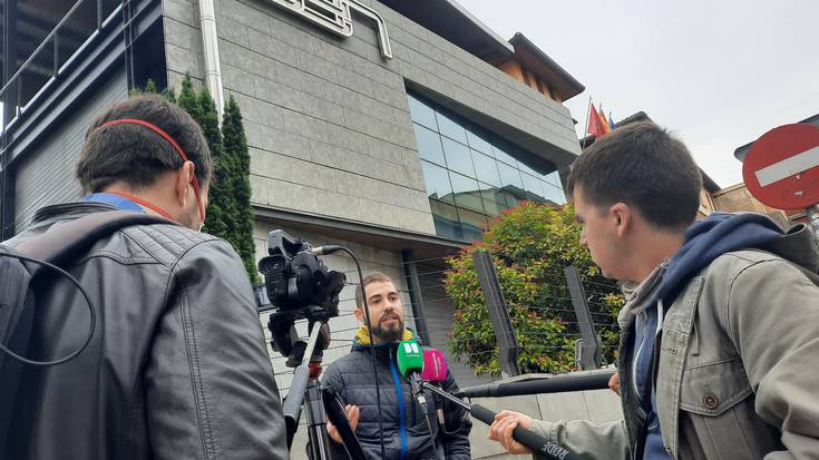 Enplegua babesteko akordio integral baterako proposamena egin die LABek gobernuari eta patronalari