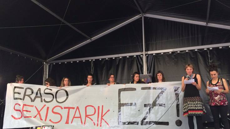 Iturramako festetako eraso sexista salatu dute kalean