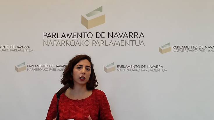 Ahal Duguko zuzendaritzaren kontrako bide legalak hartuko dituela iragarri du Laura Perez parlamentariak