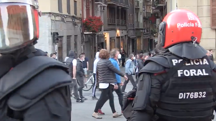 Patxi Ruiz presoarekin elkartasuna erakutsi dute Iruñean