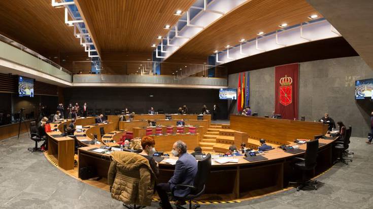 Parlamentuko talde gehienak prest azaldu dira Nafarroako Gobernuaren legearen 68. artikulua aldatzeko