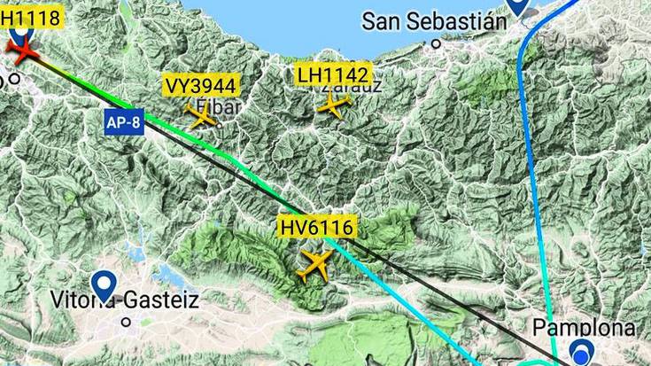 Iruñera zetorren hegazkin bat Loiura desbediratu dute eguraldiagatik