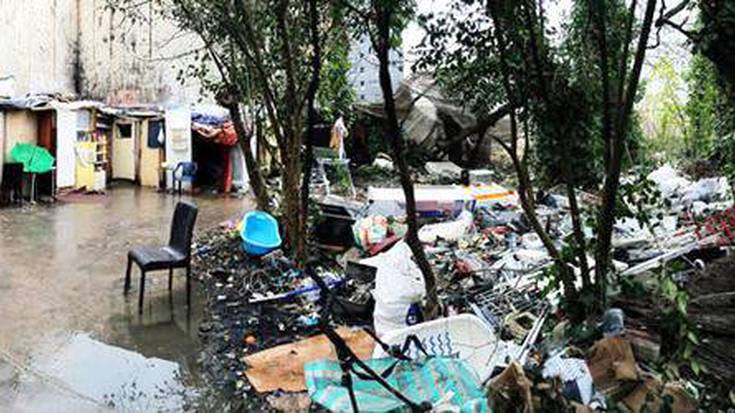 Txabolen kokalekua garbitzen ari dira baina etxolak ez dituzte hutsaraziko