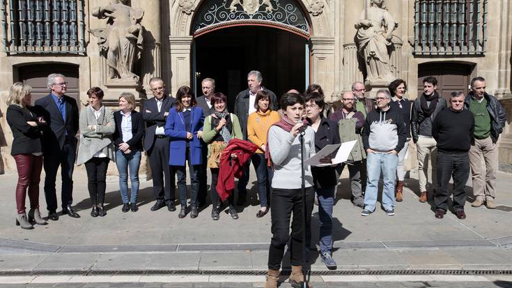 Transexualitatea ikusarazteko egunarekin bat egin du Iruñeak