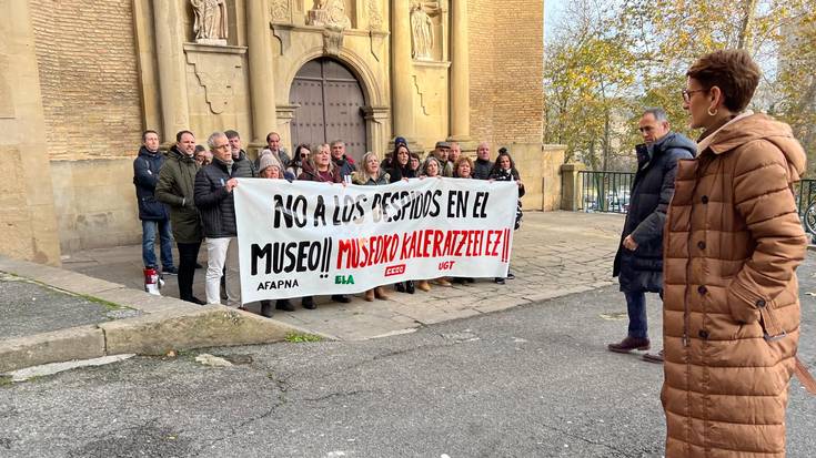 Nafarroako Museoko bost langileren kaleratzea salatu dute AFAPNA, ELA, CCOO eta UGTk