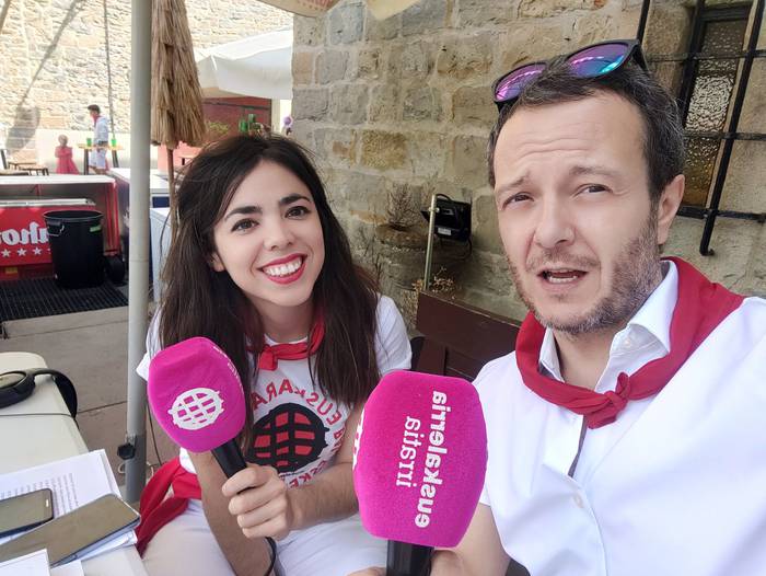 Sanfermintza saio berezia zuzenean Zaldi Zuriaren tabernatik egunero 12:00etatik 14:00etara