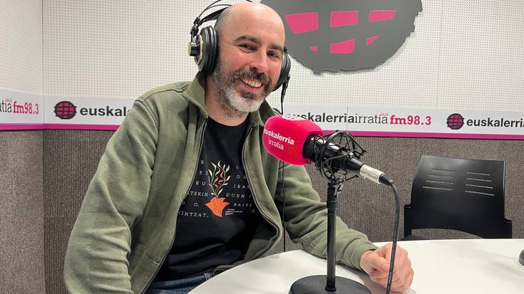 Jon Bujanda eta Xan Aire: "Astindu Topaketen asmoa euskaldun bezala bizi ditugun korapiloak askatzea da"