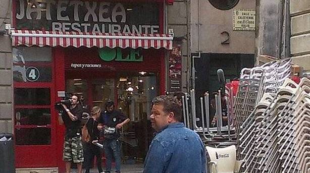 'Amets gaiztoa' udaletxe plazako tabernan