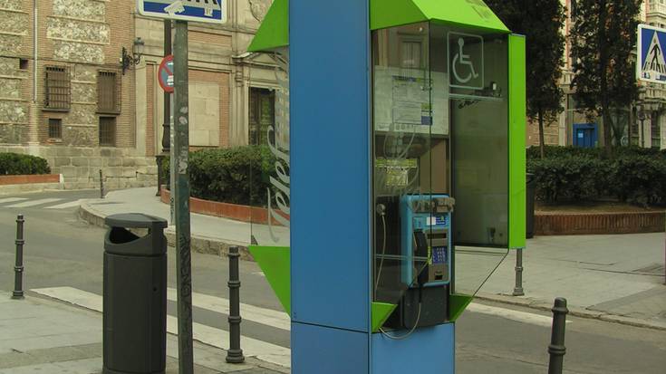 Telefono kabinak, desargetze arriskuan