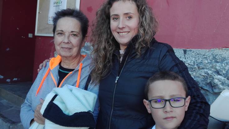 Lesakako Tantirumairu ikastola: 67 familiako sendi handi bat