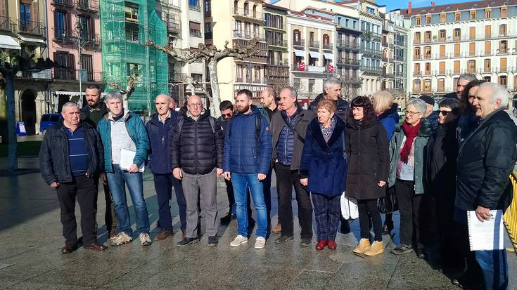 Iberon eta Erreniagan egindako pintaketen kontrako salaketa jarri dute