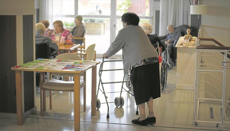 Nafarroako Gobernuaren arabera, hildakoen kopurua 340koa da, egoitzetako heriotzak ere kontuan hartuta