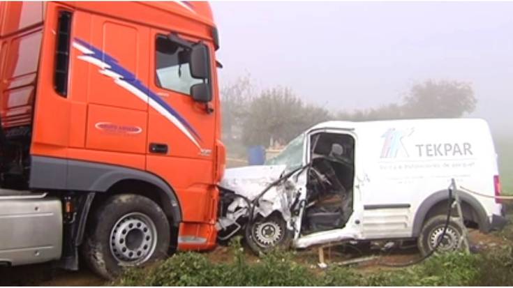 39 urteko gizonezkoa hil da auto istripuz