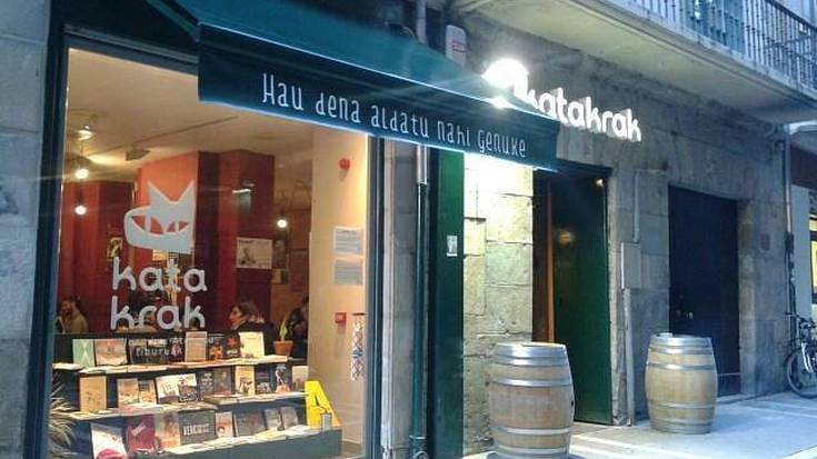 Udaberriari ongietorria egiteko auzatea Katakraken