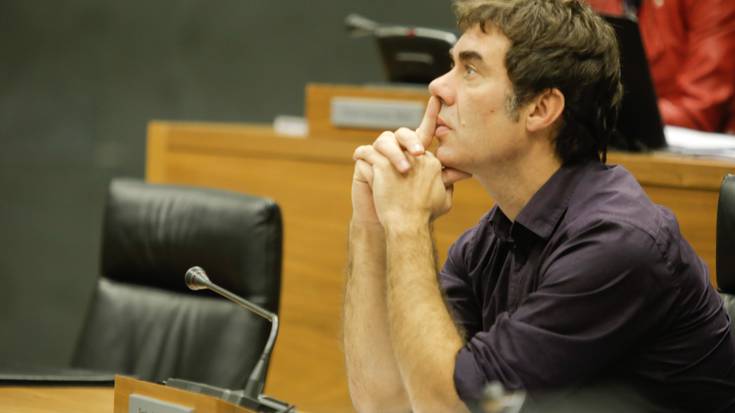 Eduardo Santos: "Podemos zalantzan jartzen duenak beste proiektu bat sortu beharko luke"