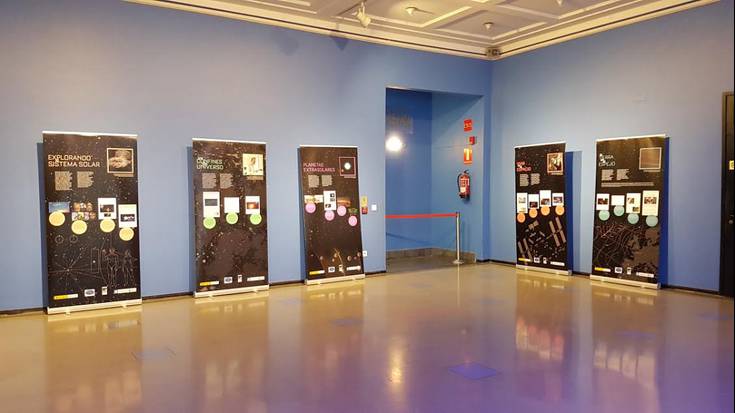 Erakusketak eta galaxiari buruzko filmak, Aste Santuan, Planetarioan