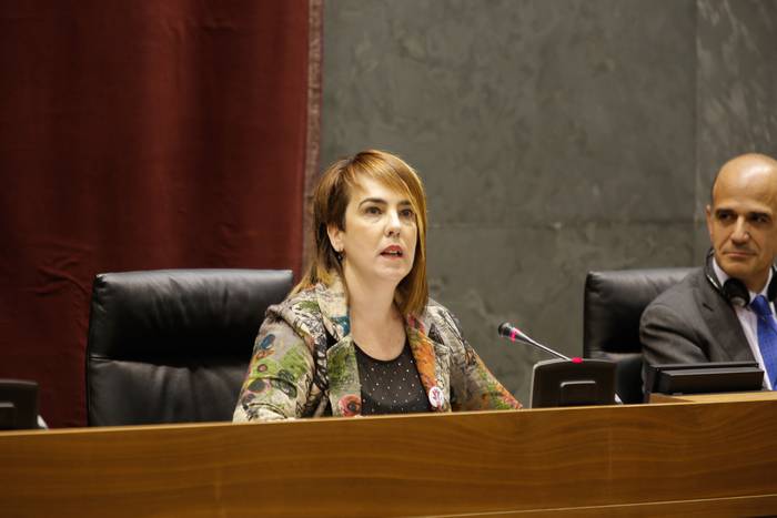 Ainhoa Aznarezen parlamentuko presidentzia gaur gera liteke indargabe